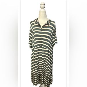 Torrid Plus Super Soft Knit Dress Strips Button Front Side Pockets Sz 3